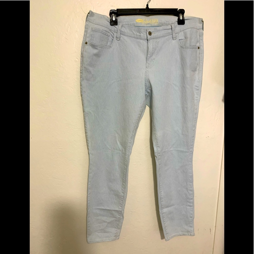 Gently Used old navy rockstar skinny Jean